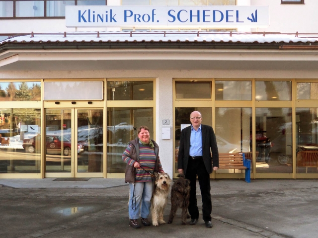 Hunde Infos & Hunde News @ Hunde-Info-Portal.de | Mit dem Hund gemeinsam in die Rehabilitation: Prof. Dr. Hannes Schedel (rechts) und Karin Keisel vom Hundehof Keisel kooperieren