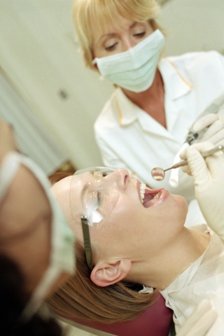 Koeln-News.Info - Kln Infos & Kln Tipps | Mittel gegen Mundgeruch: Mit einer Zahnzusatzversicherung kann man sich auch in Sachen Zahnersatz ganz entspannt zurcklehnen. 