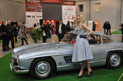 Grossbritannien-News.Info - Grobritannien Infos & Grobritannien Tipps | Ein Mercedes-Benz SL Flgeltrer bei der Moscow Oldtimer Gallery 2012