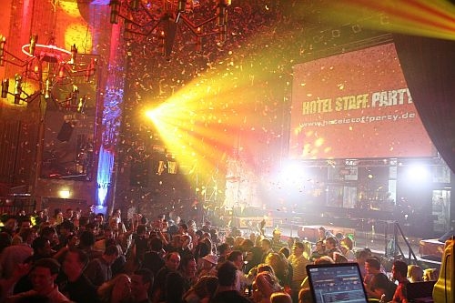 Duesseldorf-Info.de - Dsseldorf Infos & Dsseldorf Tipps | Jobsterne ist Hauptsponsor der beliebten „Hotel Staff Partys“: Wo gibt es die nchsten, die besten Jobs fr mich?