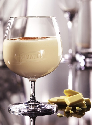 Nahrungsmittel & Ernhrung @ Lebensmittel-Page.de | CHANTRÉmisu - ein Dessertcocktail, der nach Kokosnuss und weißer Schokolade schmeckt