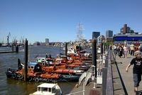 Hotel Infos & Hotel News @ Hotel-Info-24/7.de | Fadtour Hamburg: Die Landungsbrcken sind ein Wahrzeichen von Hamburg und Bestandteil der Sternradtour. 