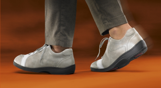 Gesundheit Infos, Gesundheit News & Gesundheit Tipps | Sichere Bewegung ohne sich unsicher zu fhlen: Der therapeutische Nutzen bleibt trotz straßenschuhtypischem Erscheinungsbild der LucRo-Schuhe erhalten.