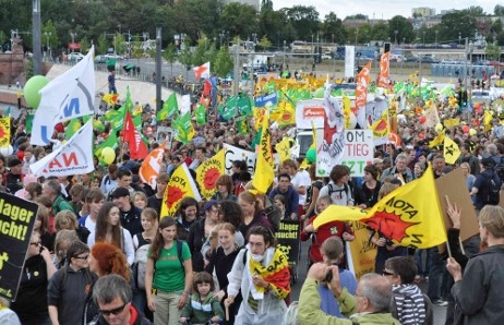 Duesseldorf-Info.de - Dsseldorf Infos & Dsseldorf Tipps | Anti-Atom-Demo_Quelle - NATURSTROM AG