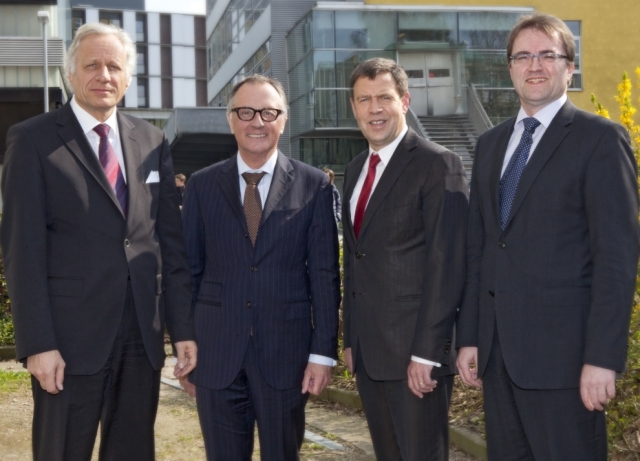 Hamburg-News.NET - Hamburg Infos & Hamburg Tipps | Experten beim 11. Eppendorfer Dialog zur Gesundheitspolitik (v.l.n.r.): W. Plassmann (KV Hamburg), Dr. R. Koschorrek (MdB), Dr. A. Meusch (TK), Prof. Dr. M. Augustin (UKE)