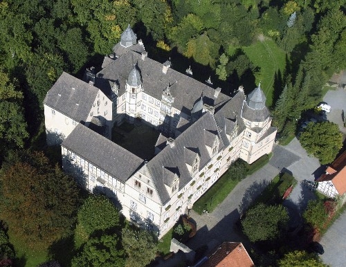 Deutsche-Politik-News.de | Schloss Varenholz ist ein Haus des Lebens und Lernens, in dem Schlerinnen und Schler aller gesellschaftlichen Gruppen willkommen sind.