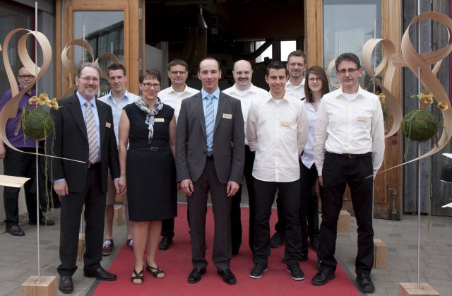 TV Infos & TV News @ TV-Info-247.de | Belegschaft der Holzwerkstatt Rhein, Sulzdorf bei Giebelstadt