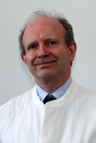 Deutsche-Politik-News.de | Dr. Marko Ostendorf, Arzt beim Infocenter der R+V Versicherung