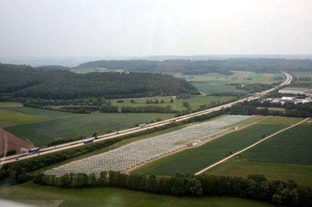 Deutsche-Politik-News.de | Wir machen die Energiewende, SolarPark Rosenhof Wrnitz, klimaneutraler Strom fr 2000 Personen, 