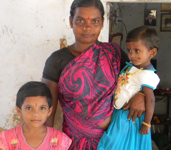 Babies & Kids @ Baby-Portal-123.de | Rhadas Tchter drfen leben, weil sie in einem Dorf (in Indien) leben, in dem die Andheri-Hilfe sich gegen die Praxis der Mdchenttung einsetzt.