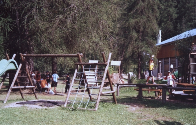 Deutsche-Politik-News.de | Zum großen Abenteuerspielplatz in St. Jakob wollen Kinder am liebsten jeden Tag. 