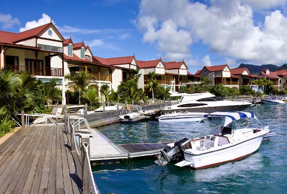 Hotel Infos & Hotel News @ Hotel-Info-24/7.de | Im Eden Island Resort liegt jede Immobilie direkt am Wasser