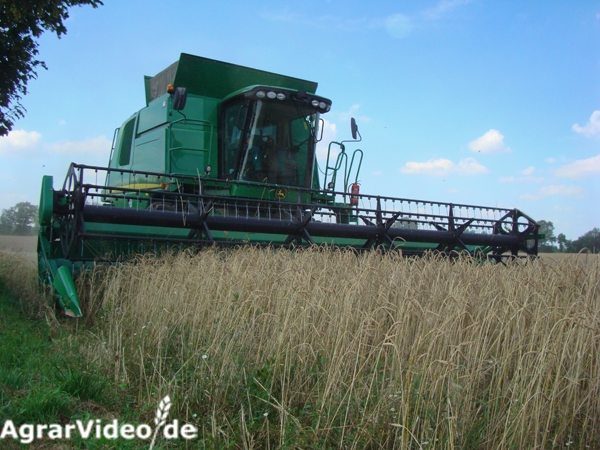 Deutsche-Politik-News.de | Agrarvideo DVD: Moderne Landtechnik im Einsatz