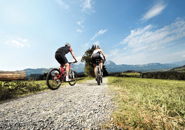 Tickets / Konzertkarten / Eintrittskarten | In Kitzbühel finden Sport- und Genussradler auf 800 Kilometern Mountainbikestrecke genau die Route, die zu ihnen passt.