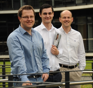 finanzierung-247.de - News, Infos & Tipps | Das fianc-Team von links: Matthias Neugebauer, Artur Schlaht, Prof. Dr. Frédéric Thiesse (Mentor)