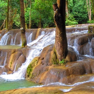 China-News-247.de - China Infos & China Tipps | Im September verwandeln sich die Wasserfälle in ein Naturspektakel