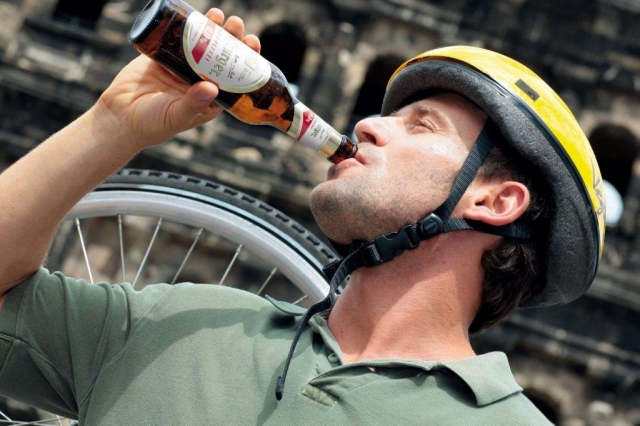 Bier-Homepage.de - Rund um's Thema Bier: Biere, Hopfen, Reinheitsgebot, Brauereien. | Alkoholfreies Bier: An warmen Tagen, auf Radtouren oder beispielsweise nach dem Sport ist ein alkoholfreies Bier eine gesunde Erfrischung.