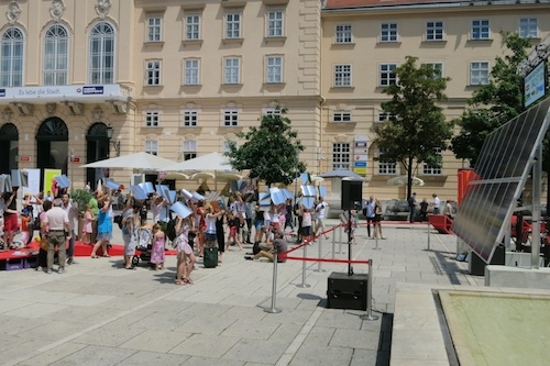 Tickets / Konzertkarten / Eintrittskarten | Beim ersten Wiener Solar-Experiment erzeugten die Teilnehmer gemeinsam 1.000 Wattstunden Sonnenstrom