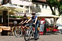 Deutsche-Politik-News.de | Radfahren mit Rckenwind: Der zustzliche Elektromotor von Pedelecs macht ausgedehnte Touren mit dem Zweirad zum Vergngen.