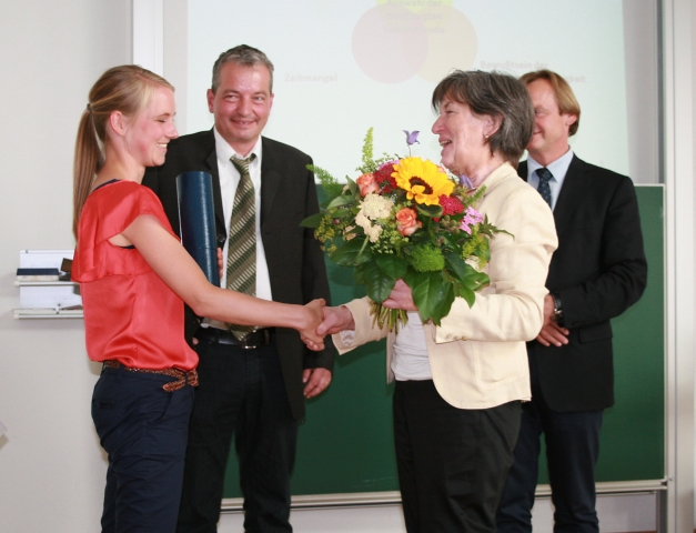 Deutsche-Politik-News.de | Die ersten Absolventen des Master-Studienganges. Foto: ulmkolleg