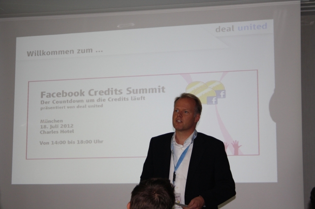 Deutsche-Politik-News.de | Kai Boyd, CEO der deal united GmbH, erklrt auf dem 1.Facebook Credit Summit, wie sich Facebook Credits vor ihrem Ende noch einmal als kostengnstiges Marketinginstrument nutzen lassen. 
