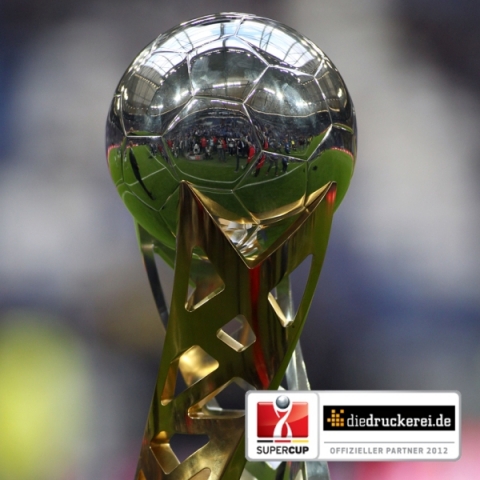 Europa-247.de - Europa Infos & Europa Tipps | Onlineprinters GmbH sponsert SuperCup © DFL