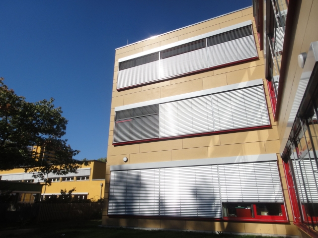 Auto News | Umbau mit Fassadenelementen von der Firma Ambros. Foto: Waldorfschule Mrkisches Viertel
