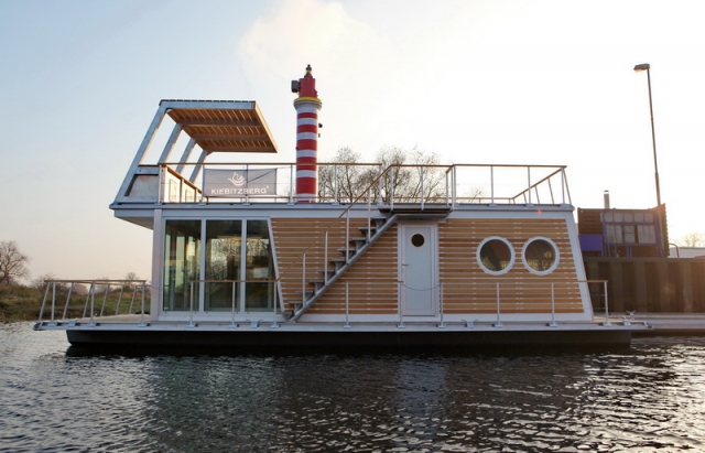 Deutsche-Politik-News.de | Wohnboot KeyWest: komplett isolierter Holzaufbau. Der Traum vom Wohnen auf dem Wasser - Sommer wie Winter. Ein  Produkt der PonTOM® Flossmanufaktur, Havelberg