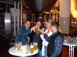 Bier-Homepage.de - Rund um's Thema Bier: Biere, Hopfen, Reinheitsgebot, Brauereien. | Foto: Prost! Auf gute Zusammenarbeit!