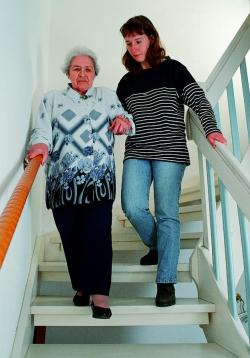 SeniorInnen News & Infos @ Senioren-Page.de | Foto: Treppen stellen fr ltere Menschen eine oft unterschtzte Gefahrenquelle dar.