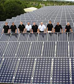 Alternative & Erneuerbare Energien News: IntraSolar bietet sowohl Photovoltaik-Systemlsungen fr Privatinvestoren als auch fr institutionelle Anleger in unterschiedlichster Gre und Bauweise an.
