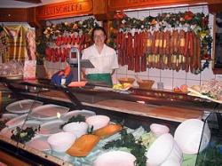 Nahrungsmittel & Ernhrung @ Lebensmittel-Page.de | Foto: Landfleischerei Neumeier bietet Fleisch- und Wurstspezialitten, Biofleisch, Partyservice sowie einen Wurstversand.