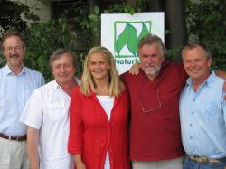Foto: Naturland Prsidium (v.l.n.r.): Dr. Felix Prinz zu Lwenstein, Hans Hohenester, Frauke Weissang, Peter Warlich, Arthur Stein. |  Landwirtschaft News & Agrarwirtschaft News @ Agrar-Center.de