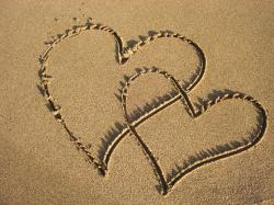 Flirten & Daten @ Flirting Town | Foto: Ein Urlaubsflirt f�hrt einsame Herzen zusammen.