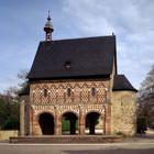 Historisches @ Historiker-News.de | Foto: Torhalle, Kloster Lorsch, 9. Jh. Verwaltung der Staatlichen Schlsser und Grten Hessen, Foto: Roman von Gtz.