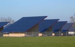 Alternative & Erneuerbare Energien News: Alternative Regenerative Erneuerbare Energien - Foto: Bereits bestehender Solarus-Park bei Memmingen.