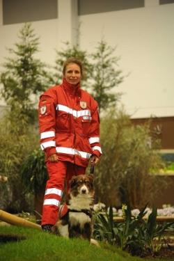 Hunde Infos & Hunde News @ Hunde-Info-Portal.de | Besonders im Katastrophenschutz und bei der Verschtteten- und Lawinenrettung sind Rettungshunde unverzichtbar.