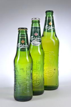 Bier-Homepage.de - Rund um's Thema Bier: Biere, Hopfen, Reinheitsgebot, Brauereien. | Foto: Carlsbergs neue Kult-Flasche >> Club <<.