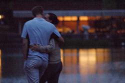 Flirten & Daten @ Flirting Town | Foto: Oft reicht ein kleiner Schubs in die richtige Richtung zum Liebesgl�ck.