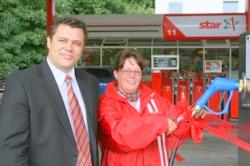 Autogas / LPG / Flssiggas | Foto: Orlen-Projektmanager Adam Lewandowski und Tankstellen-Bezirksleiterin Sylvia Mielke weihen die 4.000ste deutsche Autogas-Tankstelle ein.