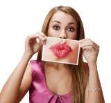 Casting Portal News | Foto: P�nktlich zum Countdown ins Neue Jahr startet Mary Kay den  >> New Years Kissing Contest <<<.
