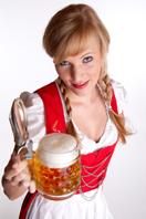 Bier-Homepage.de - Rund um's Thema Bier: Biere, Hopfen, Reinheitsgebot, Brauereien. | Foto: Am wichtigsten ist das richtige Outfit; ein znftiges Dirndl oder Lederhosen mssen her :)