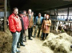 Foto: Der dp Gemeindeverband Gerstetten informierte sich vor Ort ber das Khesterben in Erpfenhausen. |  Landwirtschaft News & Agrarwirtschaft News @ Agrar-Center.de