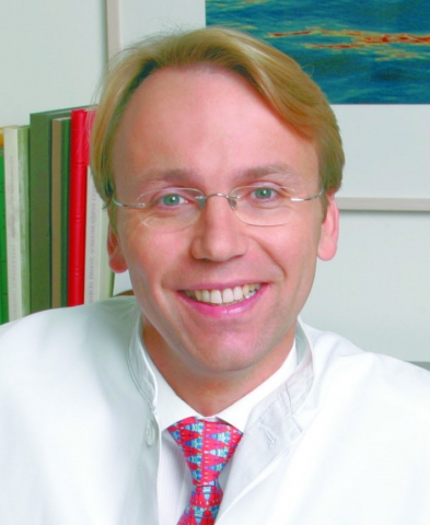 Deutsche-Politik-News.de | Prof. Philipp Jacobi, Operateur Augenzentrum Veni Vidi