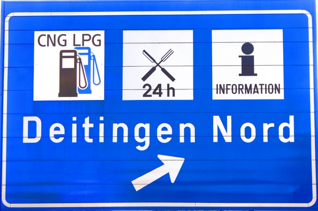 Autogas / LPG / Flssiggas | Hinweisschilder auf Autogastankstellen an Schweizer Autobahnen