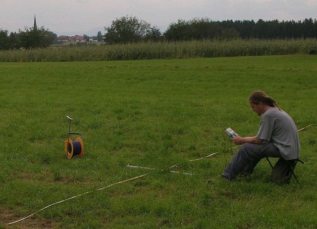 Deutsche-Politik-News.de | Till Ernstson bei Vermessung der Donnerlcher mit dem Verfahren der Geoelektrik