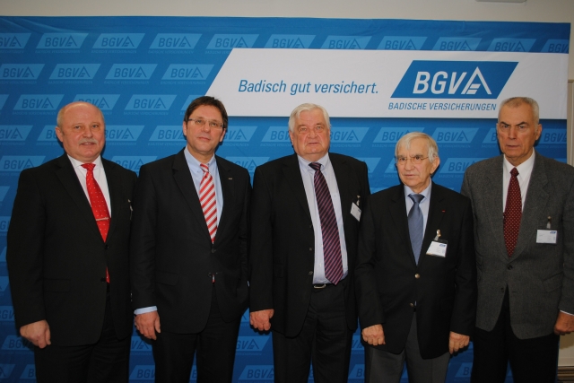 Sport-News-123.de | Bildunterschrift (v.l.n.r.): Erwin Friess, Abteilungsdirektor BGV, Heinz Ohnmacht, Vorstandsvorsitzender BGV, Kurt Wiehler, Prsident SeniorPAMINA, Josef Richter, ehemaliger Prsident des Gemeindebundes des Landes Wissembourg, und Joachim Stckle, ehemali