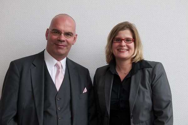 finanzierung-247.de - News, Infos & Tipps | Karin van Soest-Sch�ckhaus, Geschftsf�hrerin marvice GmbH, J�rgen Brink, Geschftsf�hrer b.cd GmbH