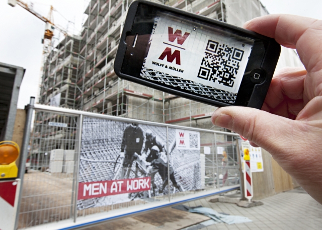 Handy News @ Handy-Infos-123.de | Die ersten Banner mit QR-Code von WOLFF & MLLER hngen auf der Baustelle des Wohn- und Geschftshauses Oskar 3 in Frankfurt.