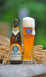 Bier-Homepage.de - Rund um's Thema Bier: Biere, Hopfen, Reinheitsgebot, Brauereien. | Foto: Die Bayreuther Bio-Weisse gibt es seit 2007 und sie wird ausschlielich mit Zutaten von zertifizierten Bio-Betrieben hergestellt. Das leicht rtlich leuchtende Weissbier schmeckt fruchtig-wrzig und erfreut sich stetig steigender Beliebtheit.